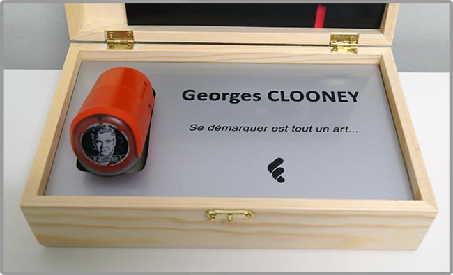 Photo de l'intérieur d'un coffret de l'opération fabisté! personnalisé Georges Clooney